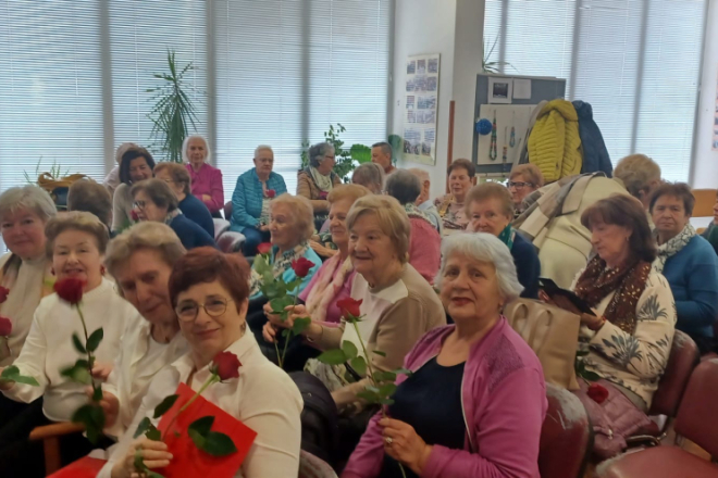 Foto: Otvorena izložba kreativnih radova članova Udruge umirovljenika Rovinj