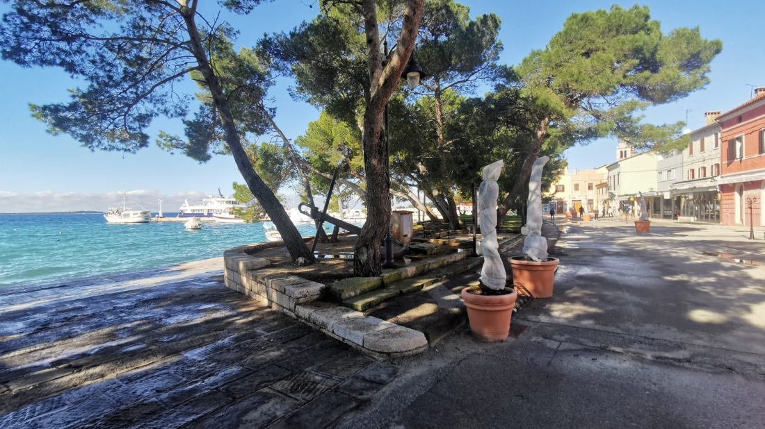 Napad nožem u centru Fažane, ozlijeđene su dvije osobe