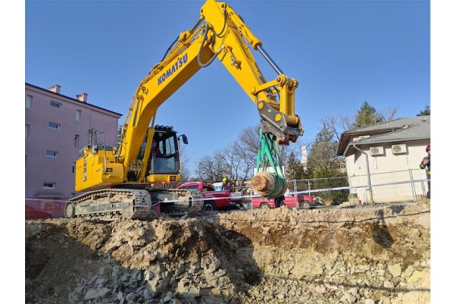VIDEO: Policijski službenici uspješno uklonili bombu pronađenu u centru Pazina