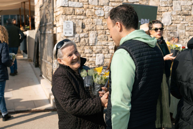 IDS obilježio Dan žena podjelom jaglaca!  'Istra je jaka onoliko koliko su jake žene koje je grade'