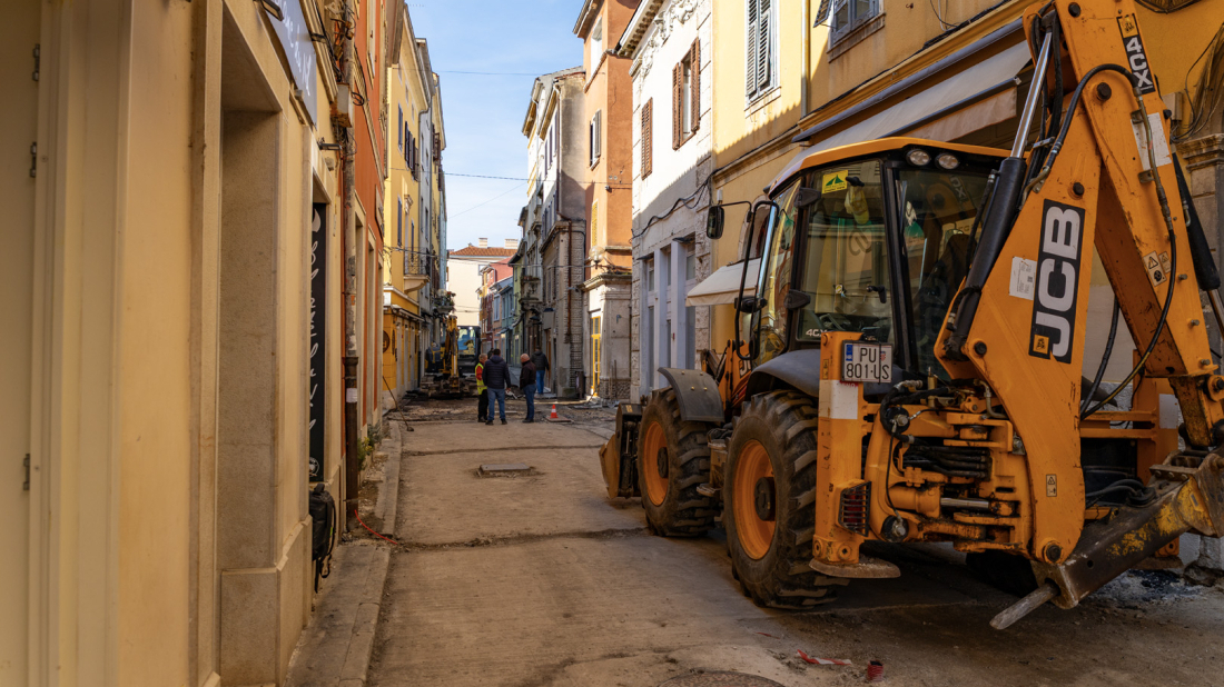 Tri dana bez prolaza u centru Pule: Asfaltira se Ulica Sergijevaca