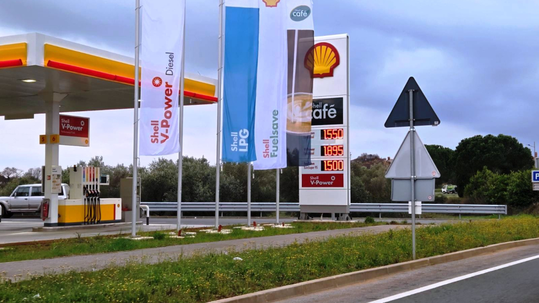 Nove cijene goriva od ponoći: Veće poskupljenje ublažila Vladina uredba