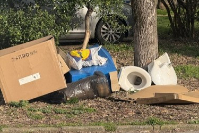 Bizaran prizor u Puli: Netko na zelenu površinu bacio čak i WC školjku