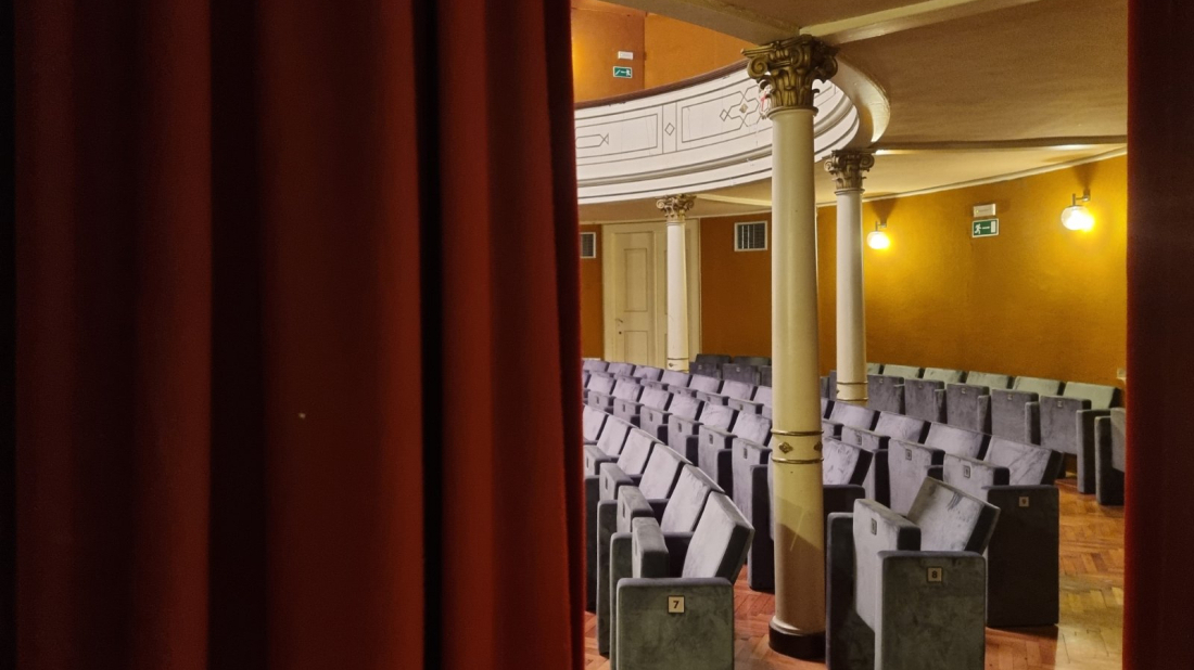 Kazališni travanj u „Gandusiu“: Stižu talijanska drama, hit komedije i bogat program za djecu i mlade