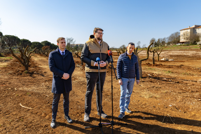 Svaki dan nova konferencija za medije: Tko može pratiti ovaj tempo u Istri?