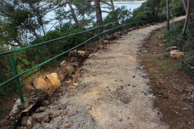 Nastavlja se uređenje šetnice na poluotoku Muccia u Rovinju