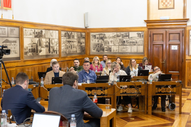 Parkiranje, stanovi i priznanja: Pula usvojila sve točke dnevnog reda