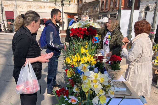 FOTO: Pula u znaku narcisa – građani se ujedinili u podršci borbi protiv raka dojke