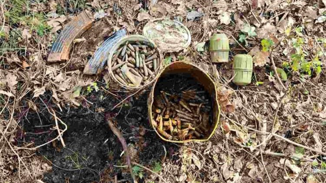 Brao šparoge pa pronašao ručne bombe i streljivo