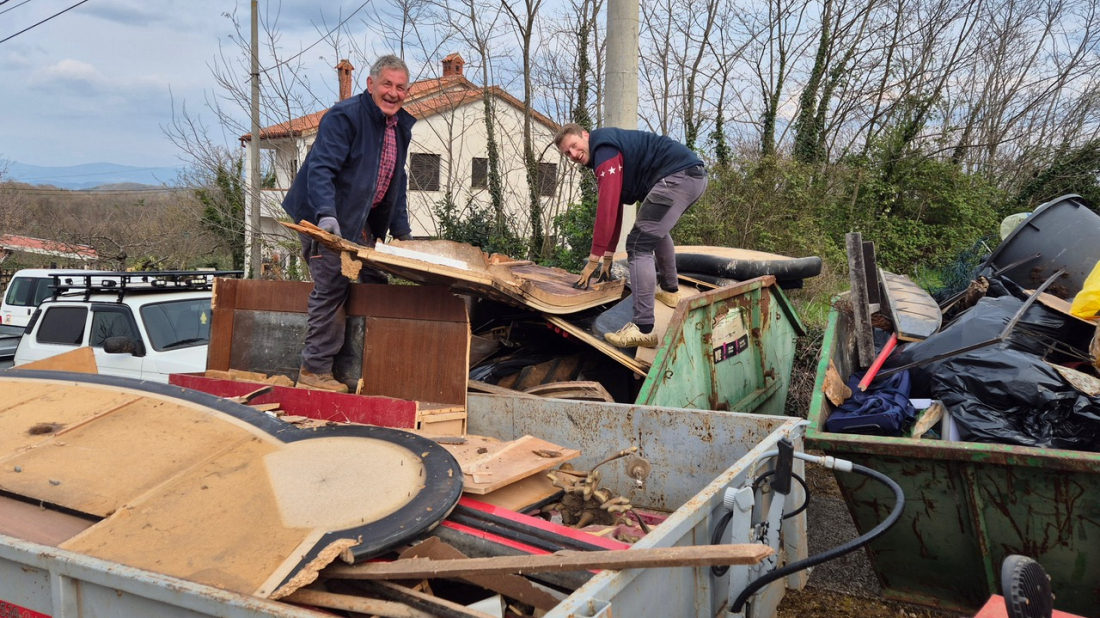 Dva kontejnera smeća u jednom danu: Mještani Ritošinog Briga očistili svoje naselje