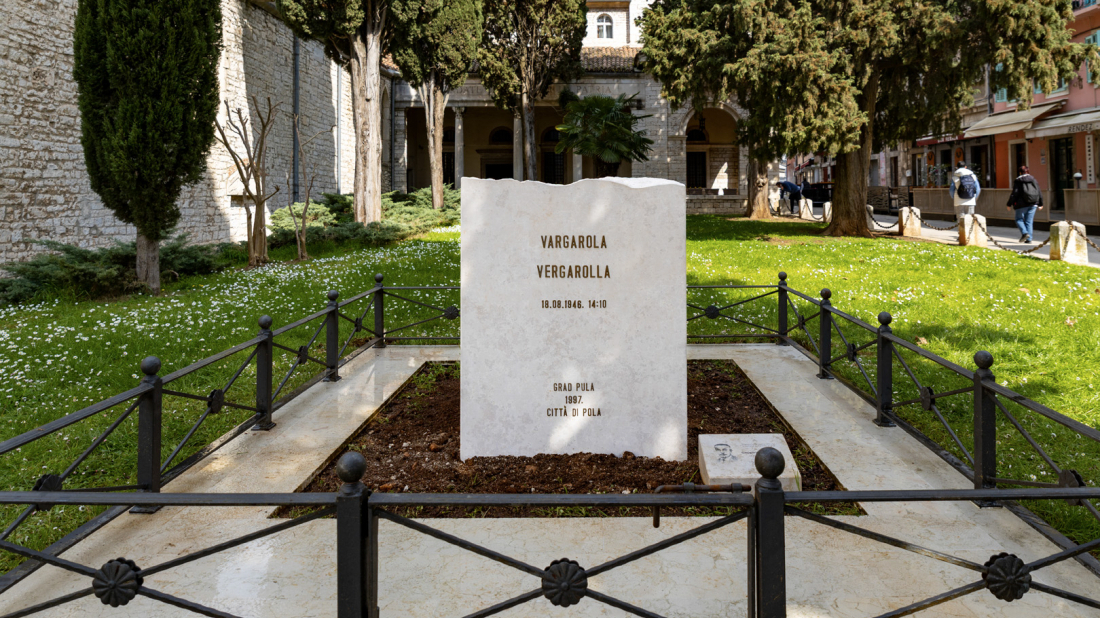 U Puli postavljeno novo spomen-obilježje s imenima žrtava stradalih na Vergaroli