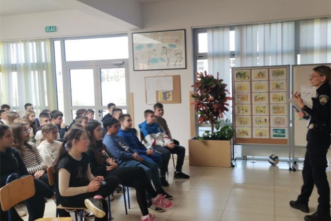 Policija u Barbanu upozorila učenike: Romobili nisu igračka, pravila su stroga