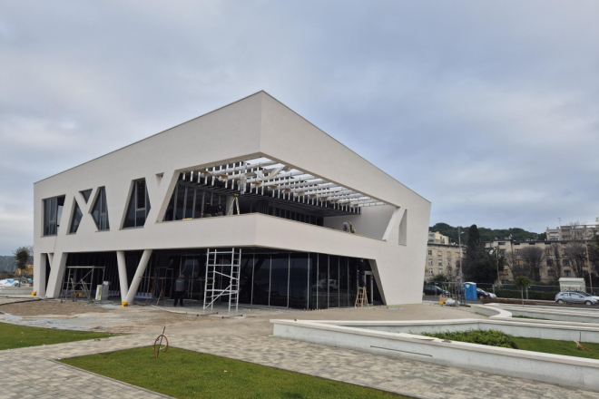 Daje se u najam top lokacija na pulskoj rivi: Traži se ugostitelj za novu zgradu