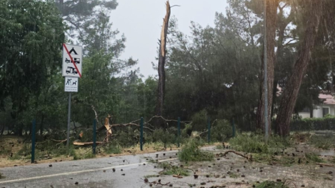 Nevrijeme poharalo Istru: Vatrogasci imali 23 intervencije, najviše posla u Umagu Buzetu, Poreču i Rovinju