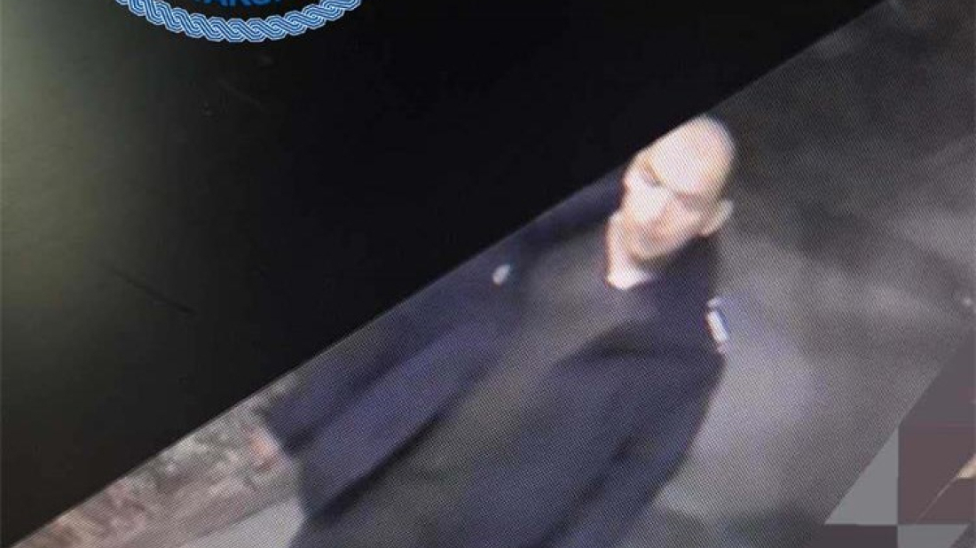 Prepoznajete li osobu s fotografije? Policija traga za počiniteljem koji je oštetio šest automobila u Puli