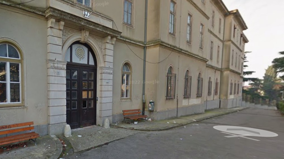 Na pulskom Sveučilištu zapalio smeće, potom oštetio vrata studentskog centra i ukrao defibrilator: Uhićen 49-godišnjak