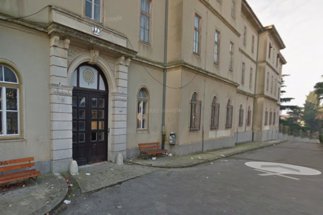 Na pulskom Sveučilištu zapalio smeće, potom oštetio vrata studentskog centra i ukrao defibrilator: Uhićen 49-godišnjak