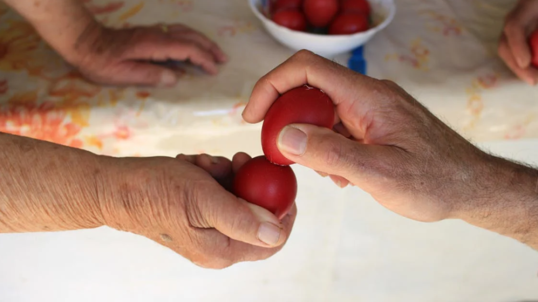 USKRŠNJI OBIČAJI Neizostavni uskršnji objed i slavlje, tuckanje jaja...