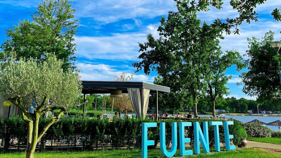 U Funtani izgorio beach bar, očevid će otkriti uzrok