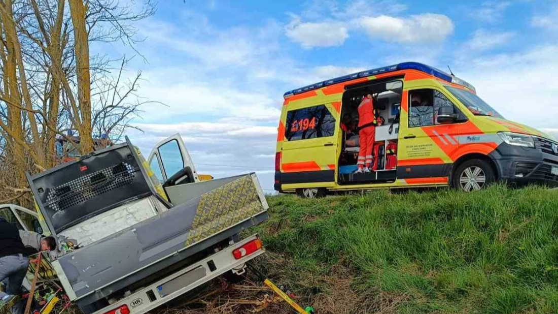 Kamion sletio s ceste kod Gračišća: Dvije osobe ozlijeđene
