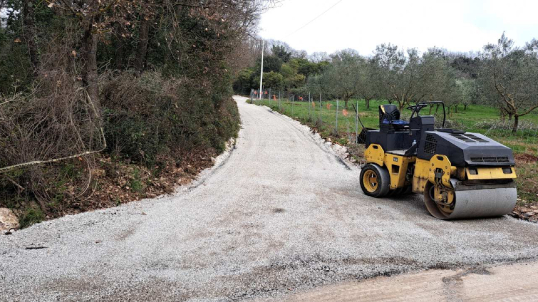 Uređene nerazvrstane ceste u naselju Vintijan