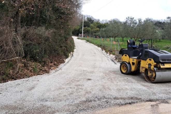 Uređene nerazvrstane ceste u Vintijani: