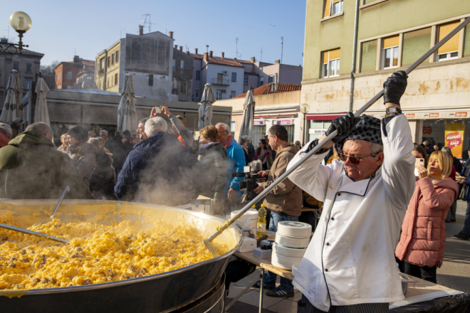Uskrsna fritaja od 1600 jaja i špaleta ove subote na pulskoj Tržnici