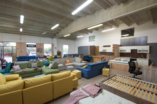 U Poreču noćas izgorjelo skladište i trgovina namještaja