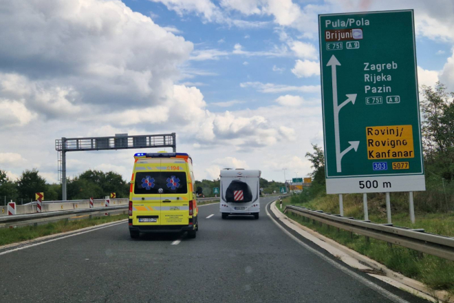 Oduzeo prednost i pokosio motociklista: Slovenac teško ozlijeđen kod Umaga