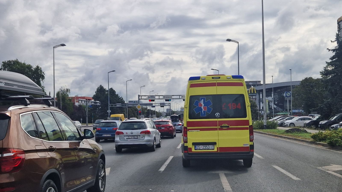 Pijana vozačica kod Pomera izazvala sudar: Nije stala na „stop“, ozlijeđen mladi vozač