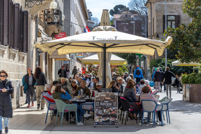 Đir po Puli: Uskrsni vikend izveo brojne građane i turiste na ulice