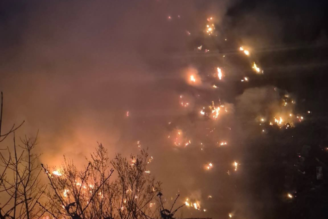 Požar ilegalnog odlagališta kod Gračišća proširio se na šumu