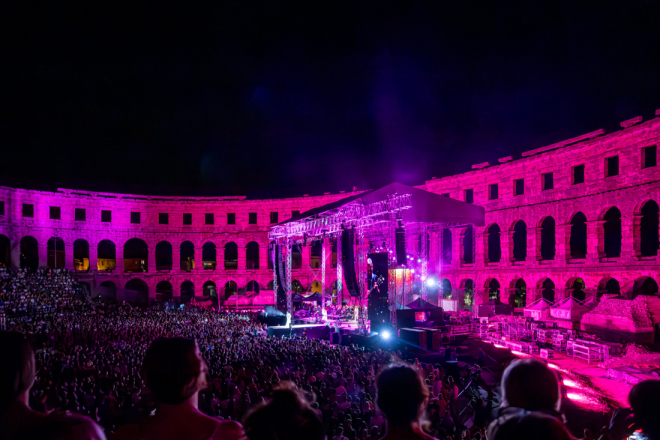 Arena nikad bogatija: Od Harisa Džinovića do Judas Priesta, ali i pitanje – ide li se predaleko?