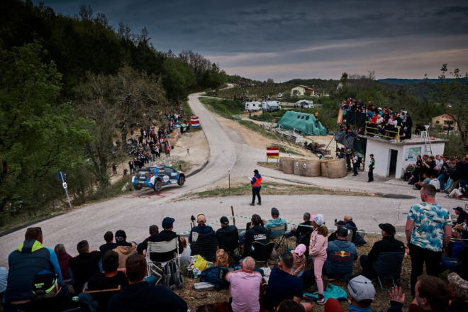 Mladi Finac ispisao povijest u Istri: Pajari poveo na WRC Croatia Rallyju, favoriti izlijetali sa staze