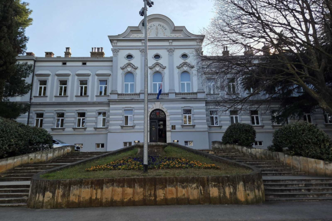 Bivši šef krim policije u Puli osuđen zbog pokušaja naručivanja ubojstva djece