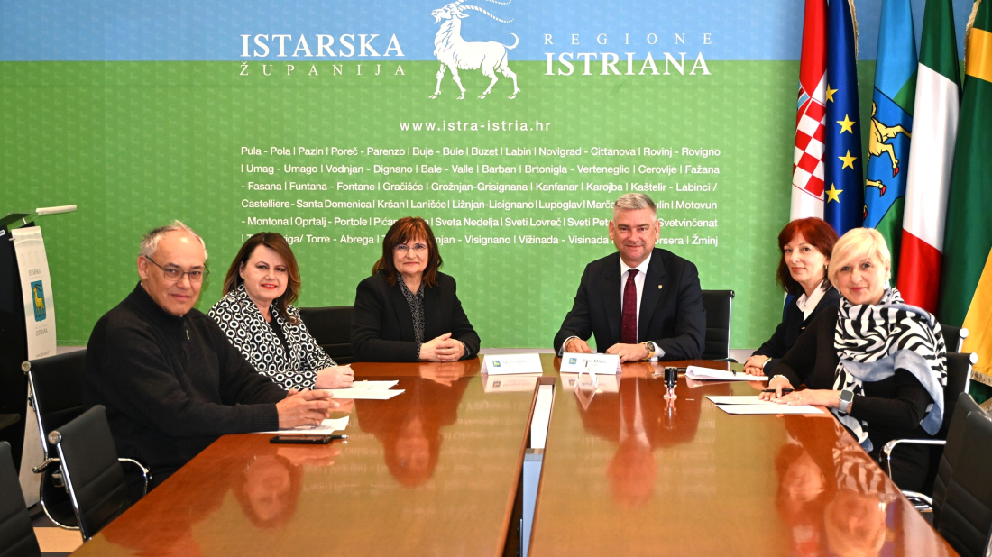 Istarska županija ulaže u starije: potpisani ugovori za pomoć u kući i dnevne aktivnosti