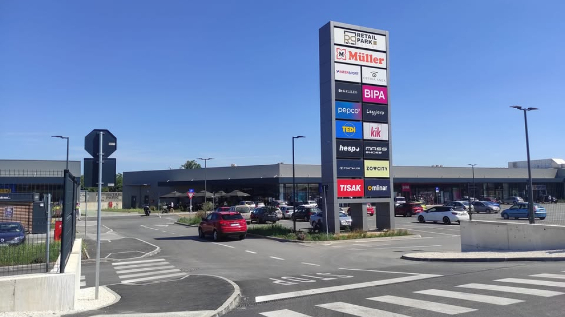 RAZBIO SEFOVE I NESTAO: Noćni lopov poharao trgovine i kafić u Rovinju