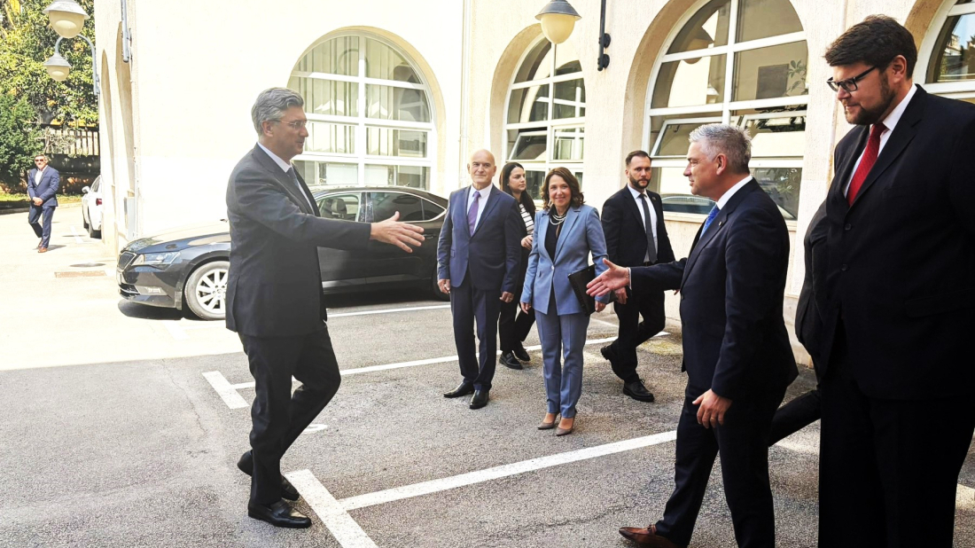 FOTO: Premijer Plenković s ministrima stigao na sastanak sa županom Miletićem