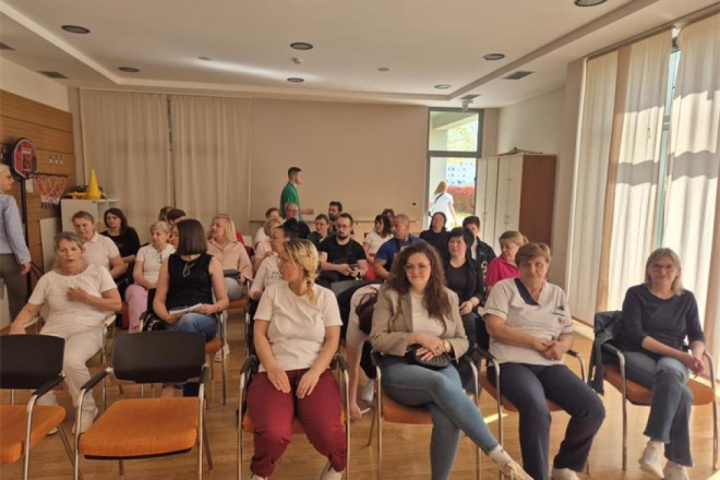 Naši nonići sve su češće na meti prevaranata! Održane edukacije u Bujama i Umagu