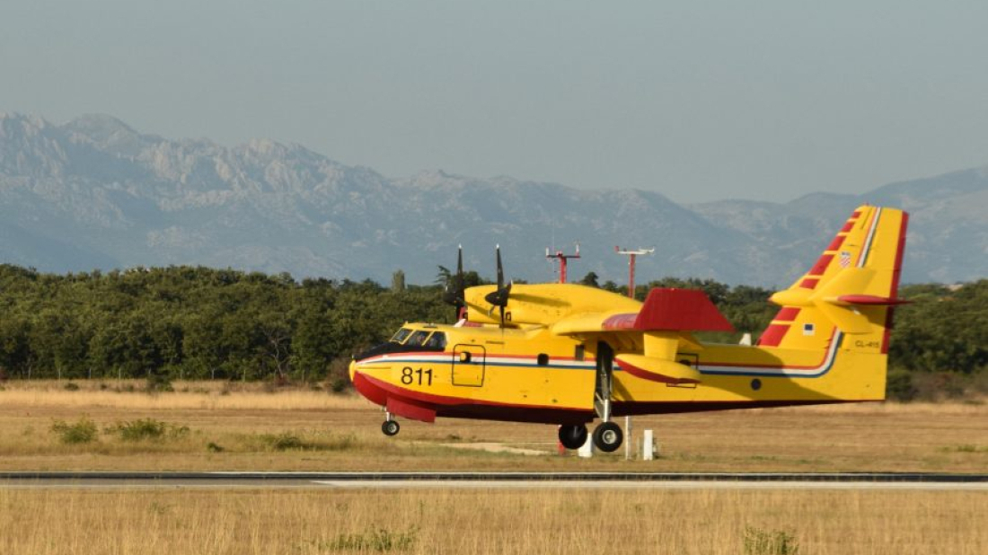 Helikopteri, kanaderi i brojni vatrogasci u akvatoriju kod Brijuna, evo o čemu je riječ
