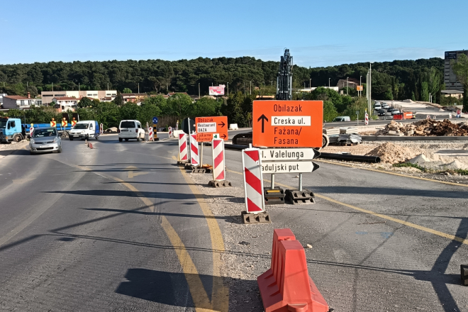 Turisti lutaju zbog radova: Putokazi ne vode do hotela u Puli