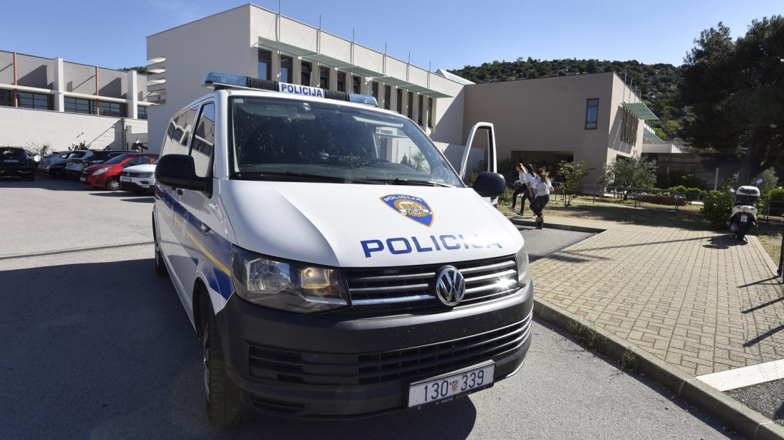 Doznajemo: Dojave o bombama u školama diljem Istre bile su lažne, no provjere još traju!