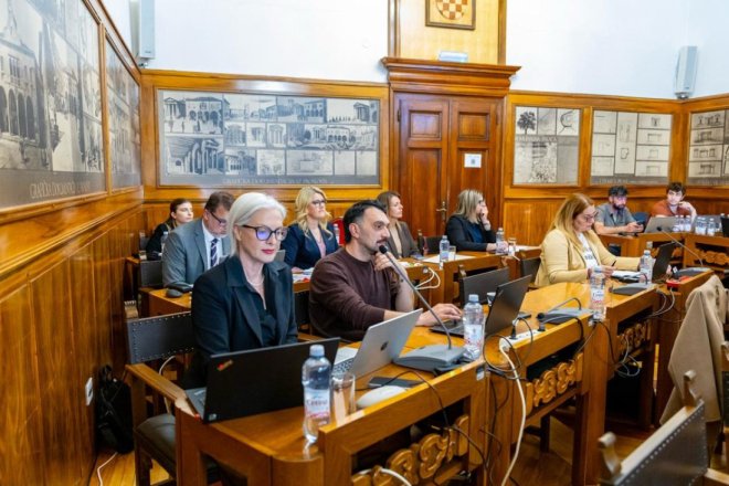 Možemo! oštro po Grbinu: “Preuzima argumente investitora i napušta raspravu o Delfinu”