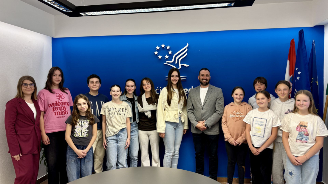 Medulinski osnovnoškolci kod načelnika, zanimala ih biciklistička staza do Pule