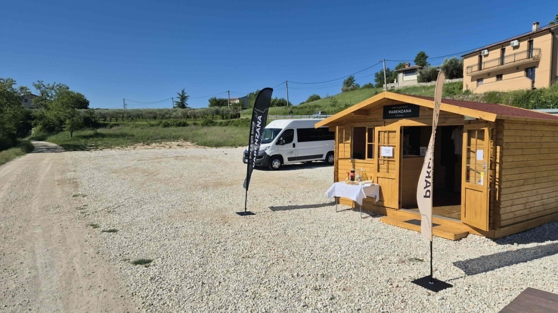 Vižinada dobila prvi Bike&gift shop na Parenzani: nova stanica za cikloturiste i izletnike