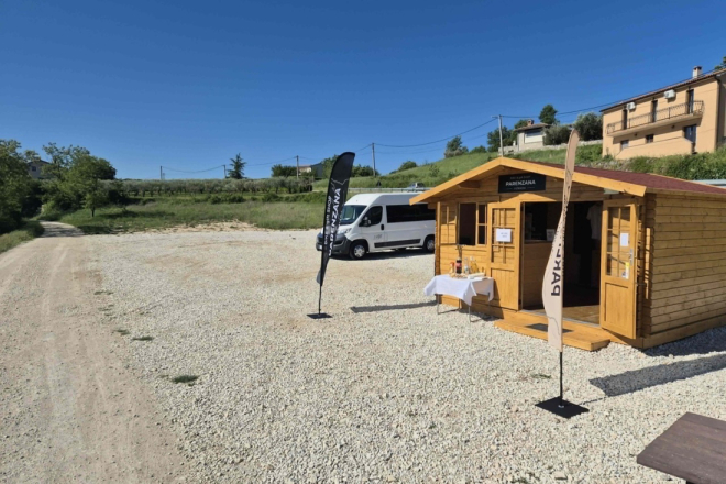Vižinada dobila prvi Bike&gift shop na Parenzani: nova stanica za cikloturiste i izletnike