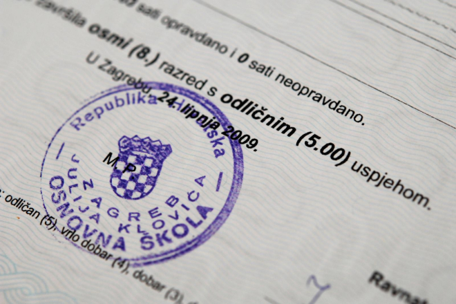 Papirnate svjedodžbe odlaze u povijest: Digitalni dokument imat će jednaku pravnu vrijednost kao papirnati!