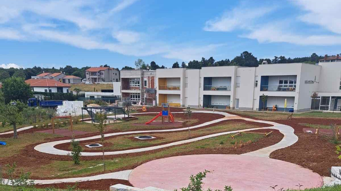 Roditelji u Žminju negoduju zbog zatvaranja vrtića u kolovozu, ravnateljica poručuje: “Riječ je o sedam radnih dana”