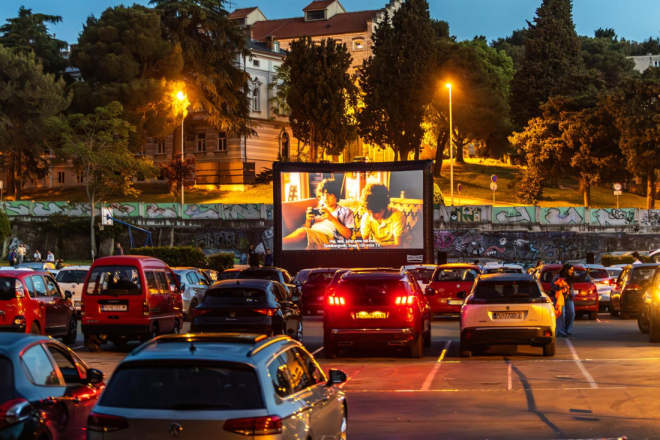 Pula se vratila u prošlost: Filmovi su se ponovno gledali iz automobila pod otvorenim nebom