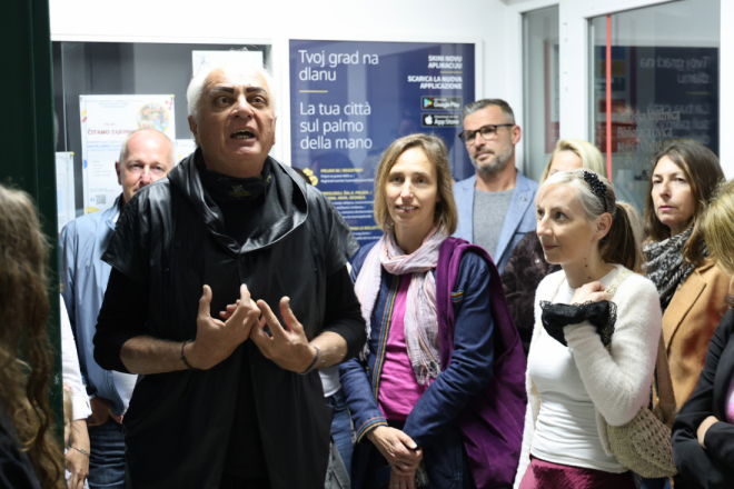 FOTO Rovinj živio poeziju: Večer emocija, sjena i umjetnosti spojila sve generacije